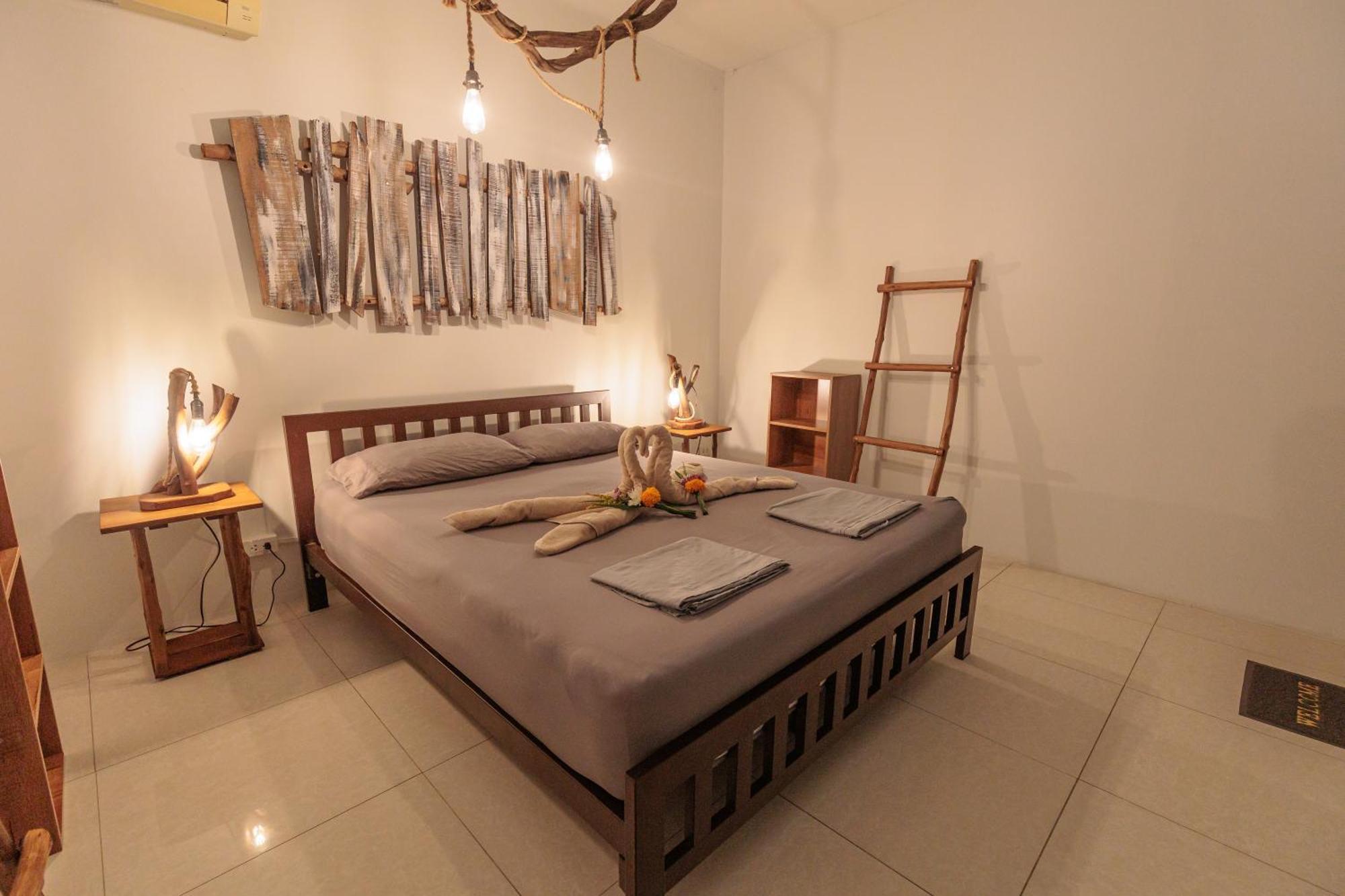 Auberge de jeunesse House Of Happiness à Thong Sala Extérieur photo